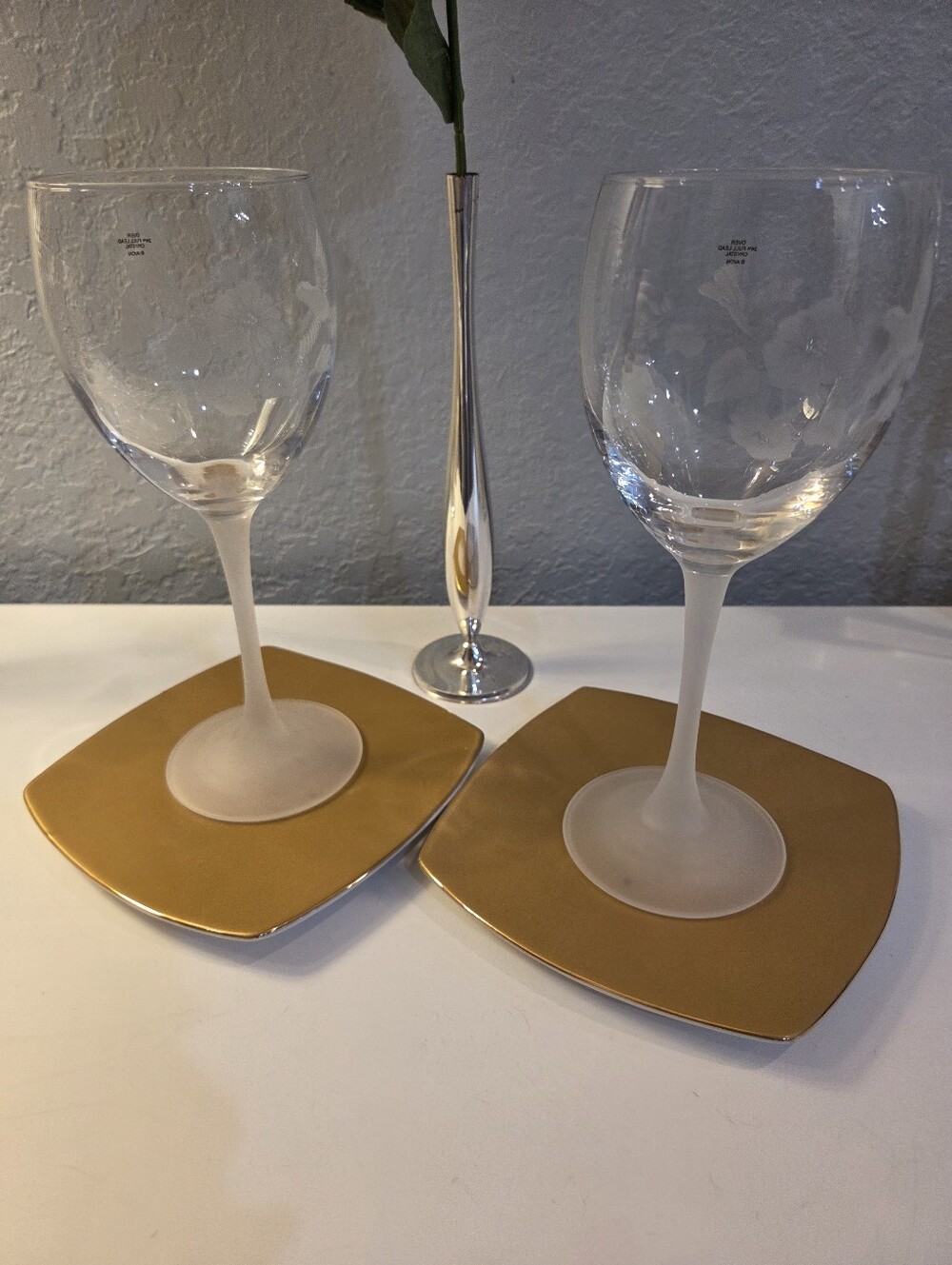 Set Of 2 AVON HUMMINGBIRD WINE GLASSES